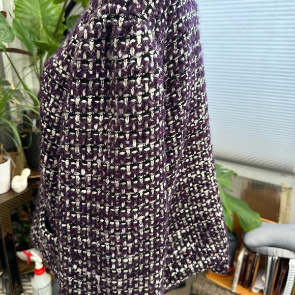 Beautiful jacket - Picture 2 of 5